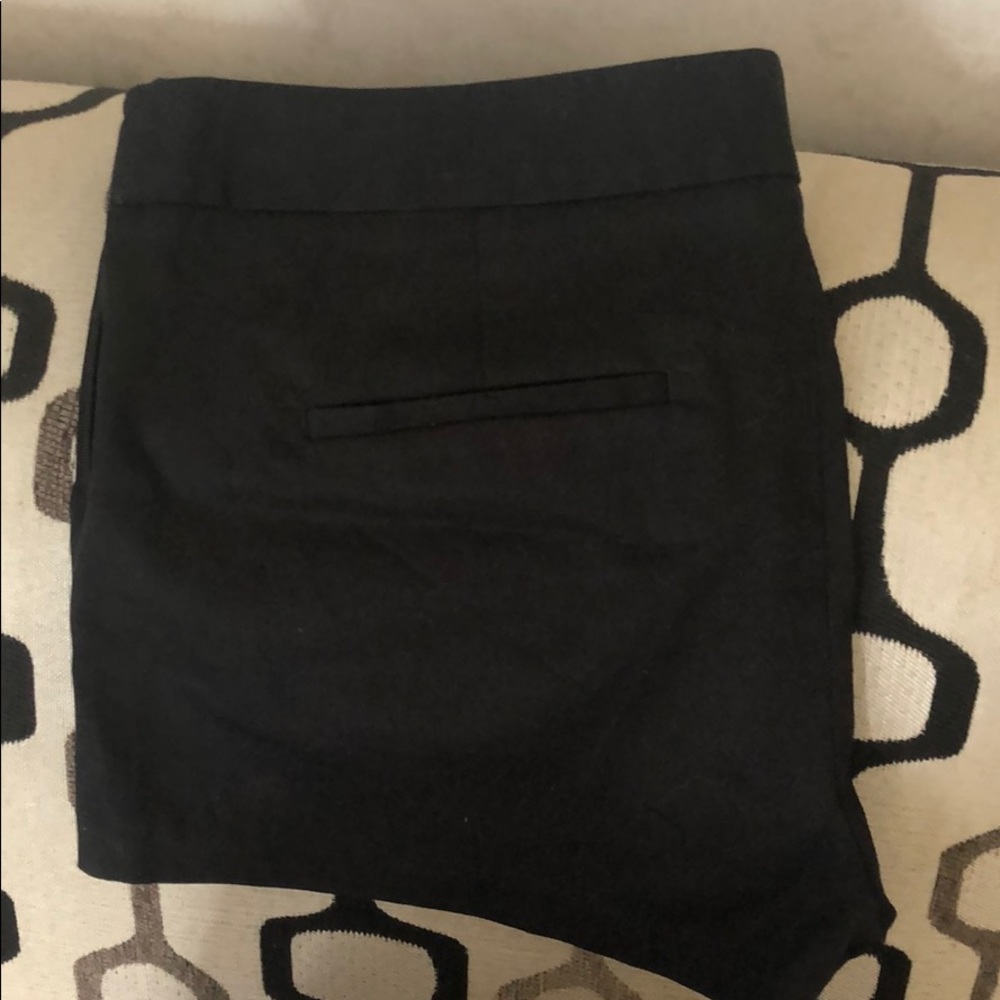 Express Shorts - Picture 3 of 6